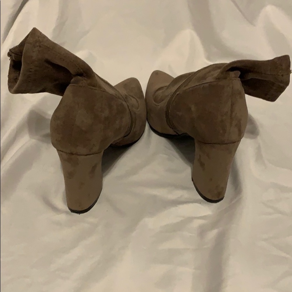 Shoes - Picture 3 of 3